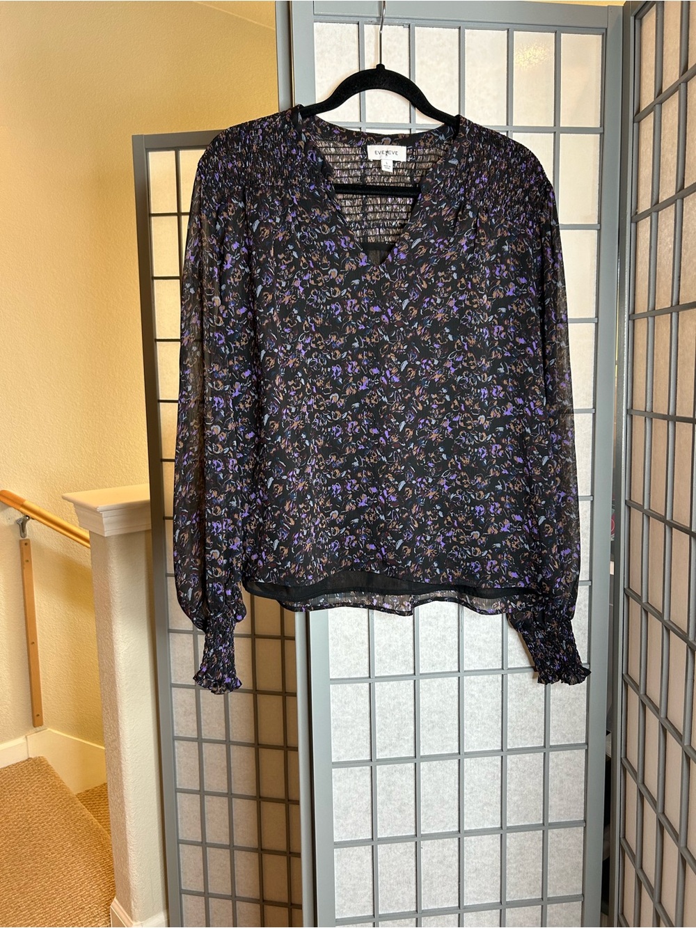 Evereve Black Floral Smocked V-Neck Long Sleeve Blouse